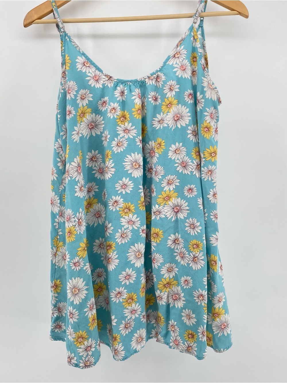 Forever 21 Turquoise Floral Top with Daisies #feminine #cottagecore #fairycore